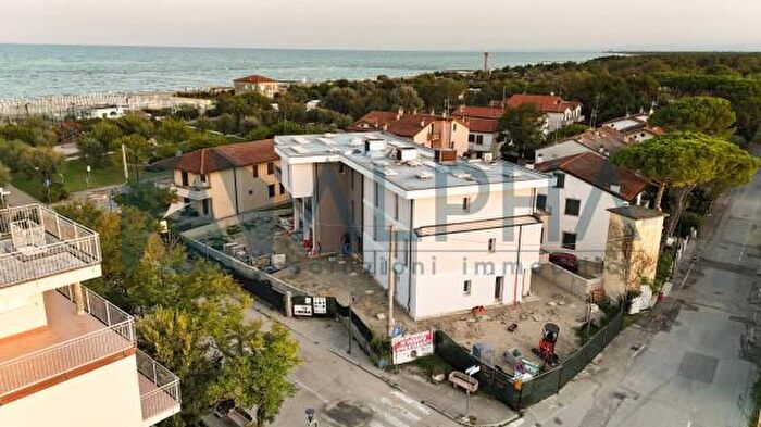 Appartamento bilocale in vendita in Viale Costanza, Ravenna