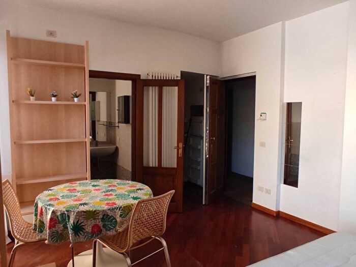 Appartamento monolocale in affitto in Via Tortona, Solari, Milano