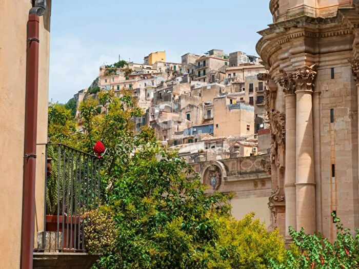 Casa trilocale in vendita in Via Guerrazzi, Modica