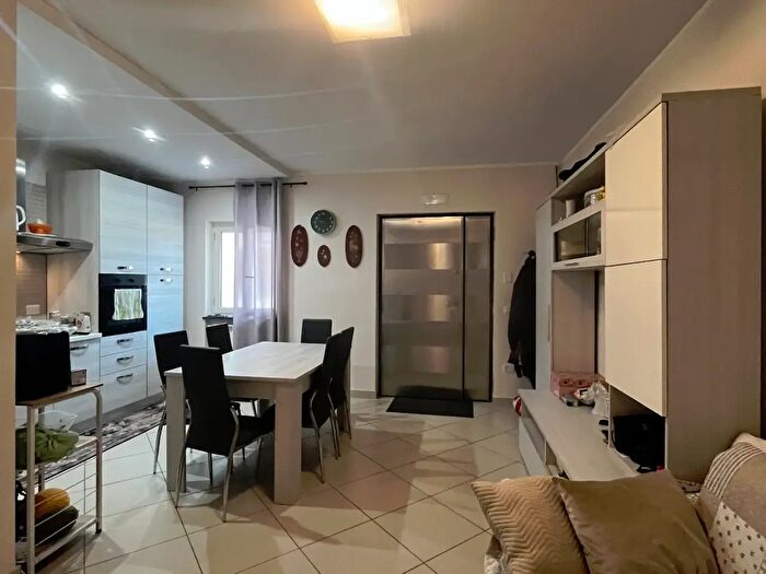 Appartamento con 6 locali in vendita in Via Torquato Tasso, Castel Volturno