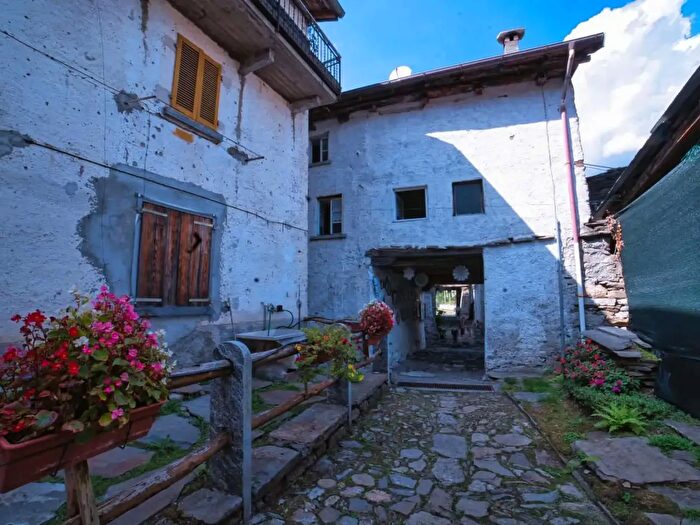 Casa con 5 locali in vendita in Crealla, Valle Cannobina