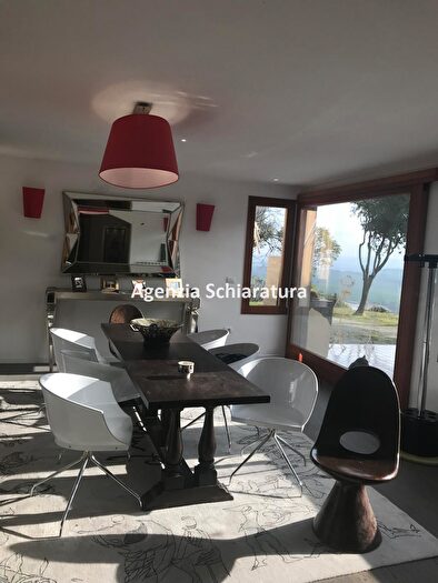 Casa con 20 locali in vendita in Tavullia