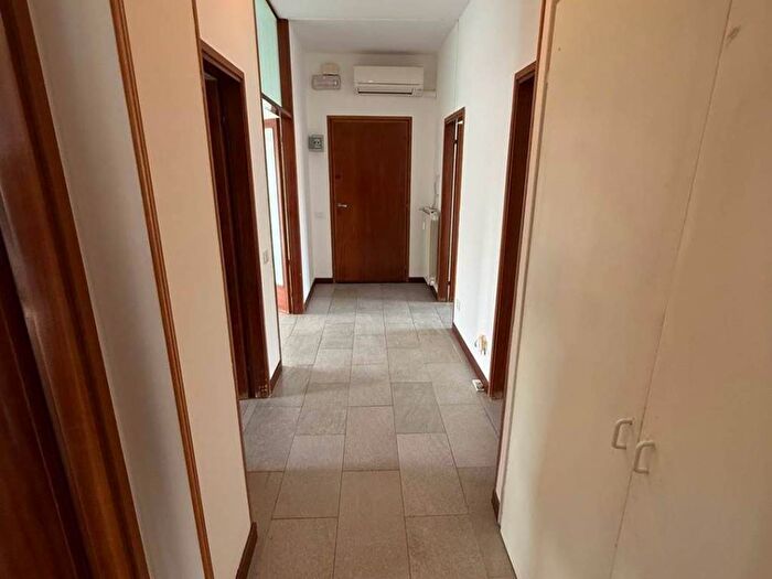 Appartamento con 5 locali in affitto in via Po, Carpenedo Bissuola, Venezia