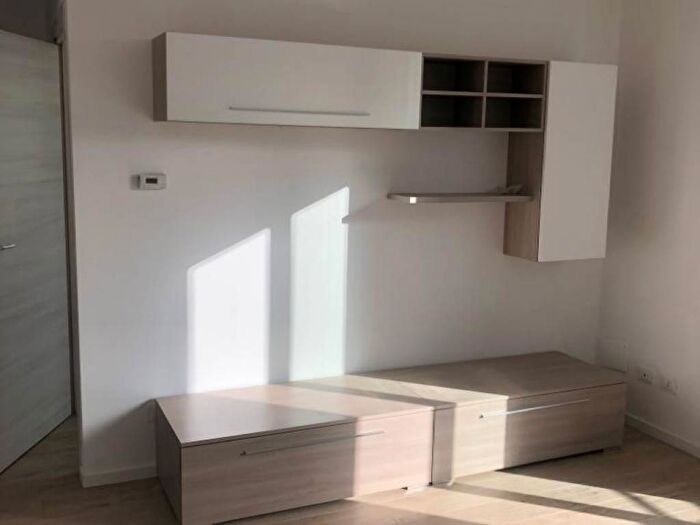 Appartamento bilocale in affitto in Via Lario, Arnate, Gallarate