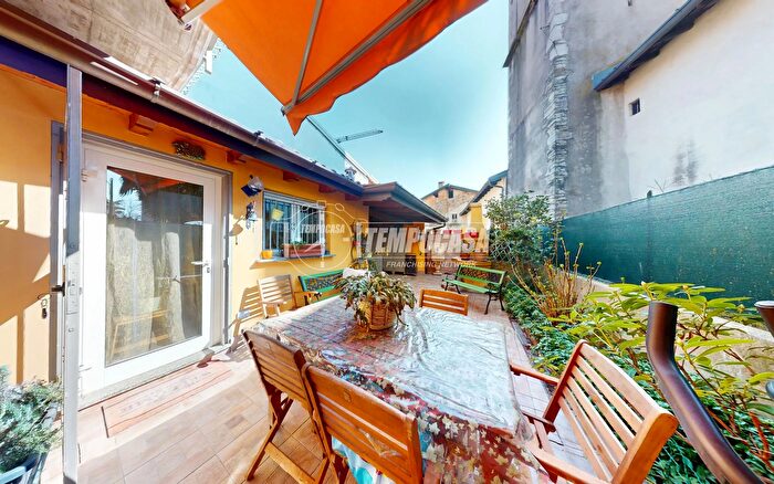 Casa quadrilocale in vendita in Piazza della Chiesa, Solbiate con Cagno