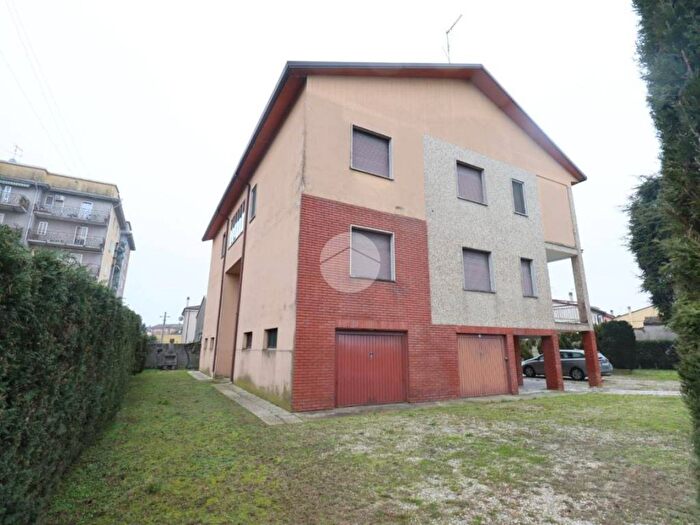 Appartamento trilocale in vendita in Via legnaghse, San Giorgio Bigarello