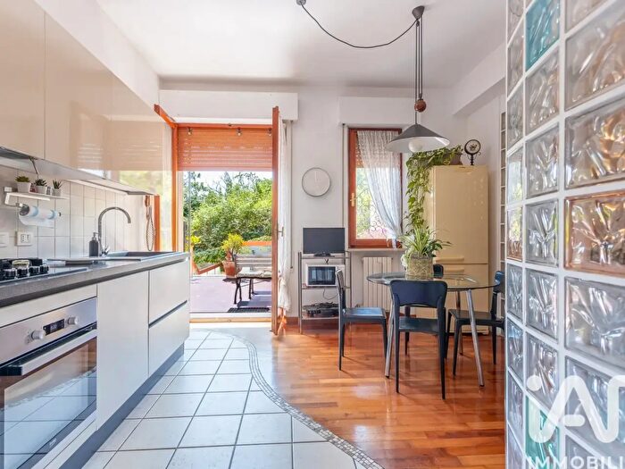 Appartamento con 8 locali in vendita in Via Giuseppe Mario Marsigliani, Ancona