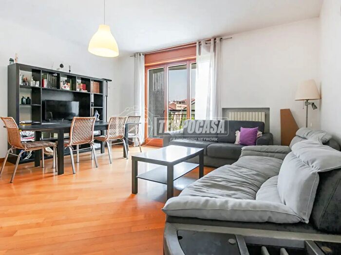 Appartamento trilocale in vendita in Via Derganino, Milano