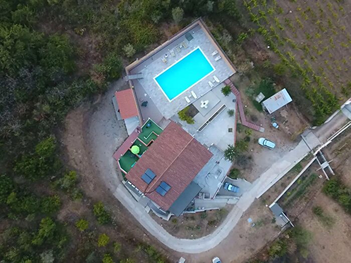 Casa con 14 locali in vendita in Torpe