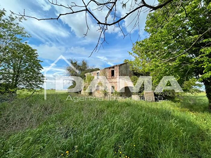 Casa con 7 locali in vendita in Forli