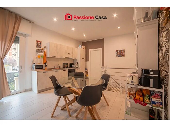 Appartamento trilocale in vendita in Via Donizzetti, Parma