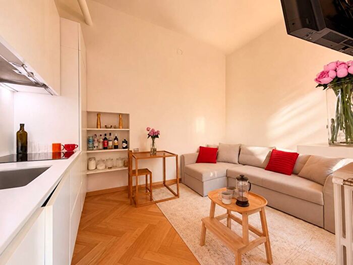 Appartamento trilocale in affitto in Via Marcello Malpighi, Porta Venezia, Milano