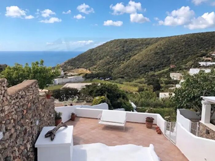 Appartamento quadrilocale in vendita in Via Provinciale per Le Forna, Ponza