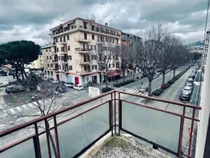 Appartamento trilocale in vendita in Viale Italia, La Spezia