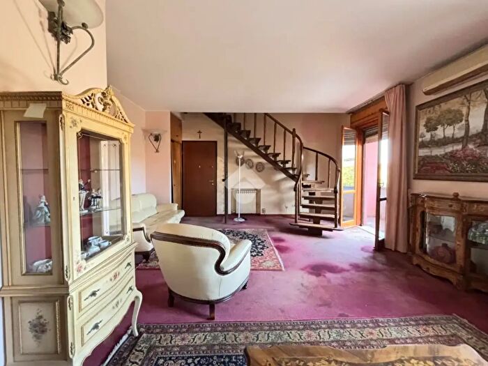 Appartamento trilocale in vendita in Via G Matteotti, Poggio Rusco