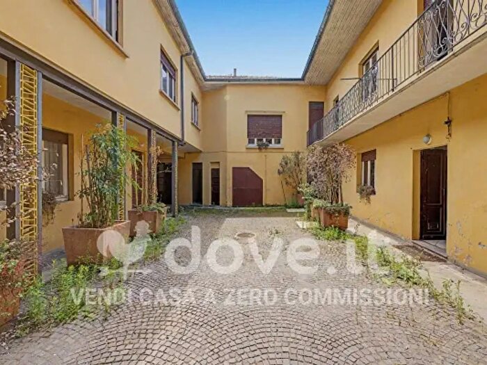 Casa con 6 locali in vendita in Via Vittorio Veneto, Golasecca