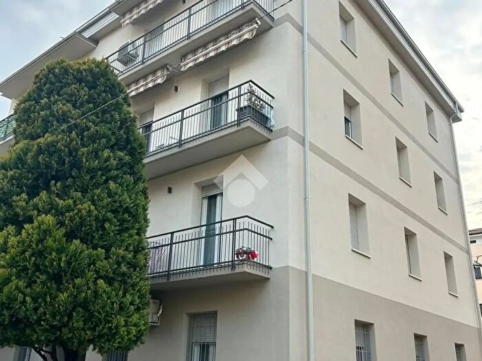 Appartamento trilocale in vendita in Via Massarenti, Vignola