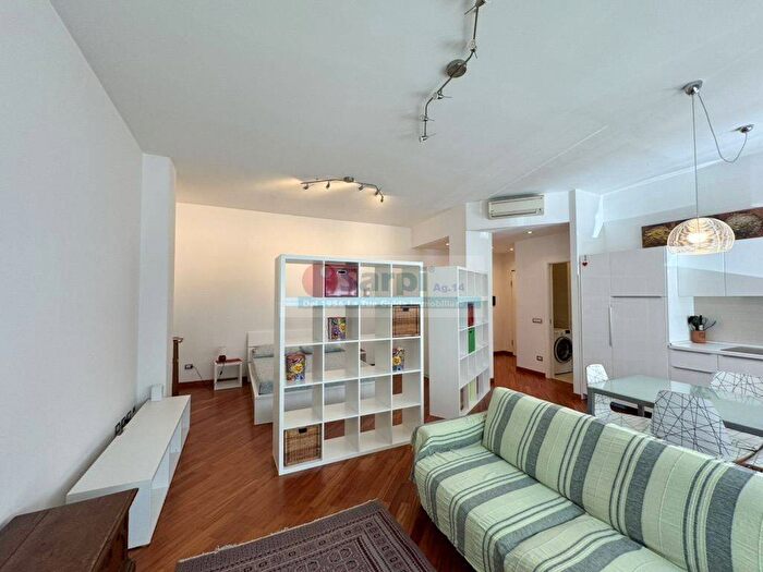 Appartamento monolocale in affitto in Via Vincenzo Monti, Sempione, Milano