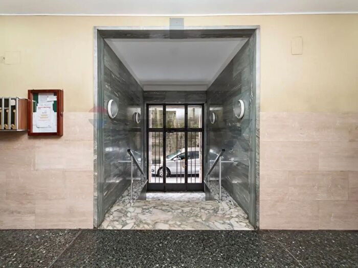 Appartamento trilocale in vendita in Via Manuzio, Genova