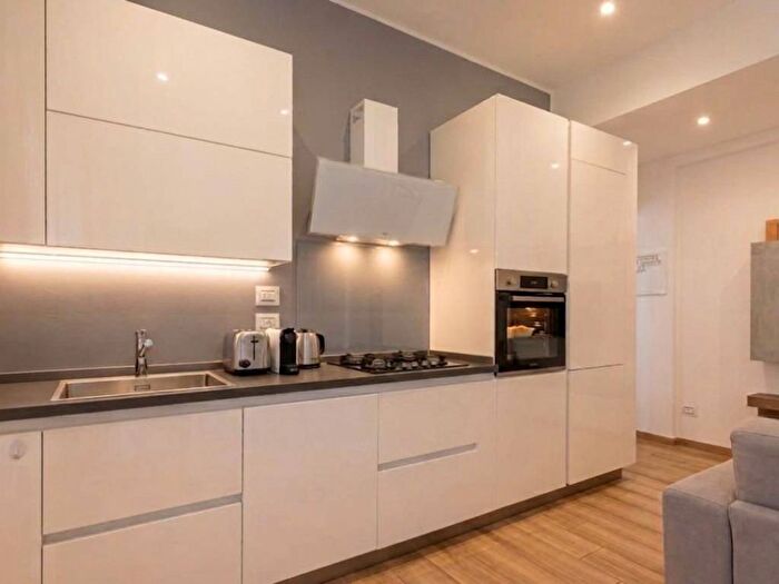 Appartamento bilocale in affitto in Via Cosenza, Martini Insubria, Milano