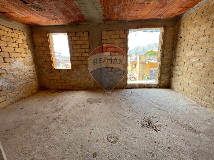 Appartamento con 5 locali in vendita in Via Pier Santi Mattarella, Ficarazzi