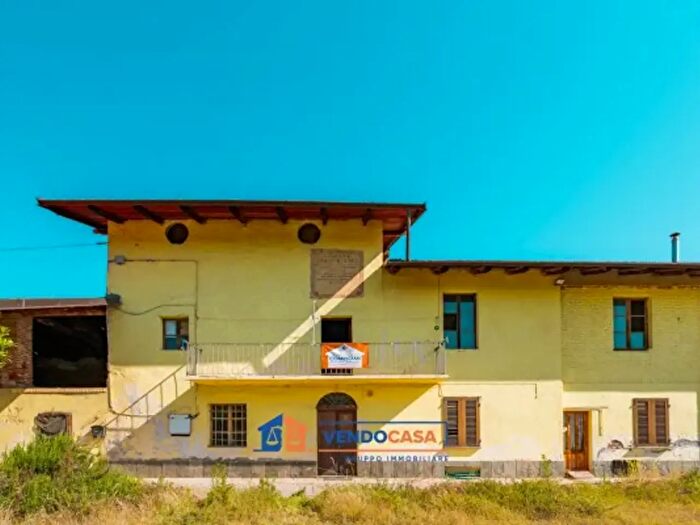 Casa con 6 locali in vendita in Regione Tetto Bianco, Centallo