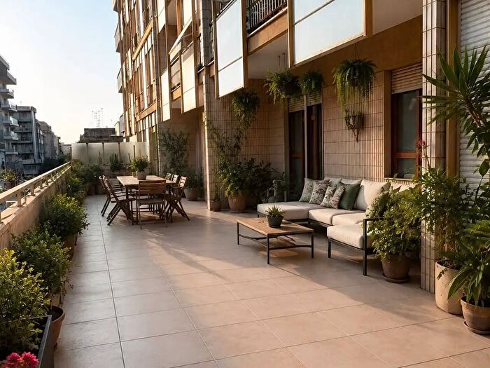 Appartamento con 16 locali in vendita in Via Nazario Sauro, Lecce