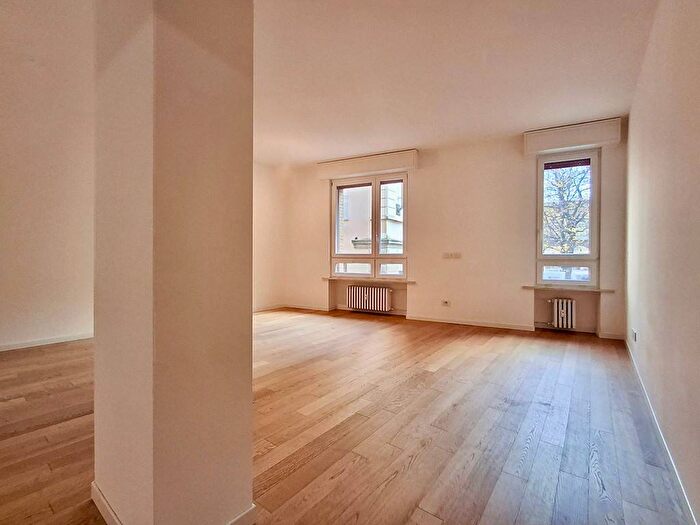 Appartamento trilocale in vendita in Via Giosuè Carducci, Centro Storico, Parma