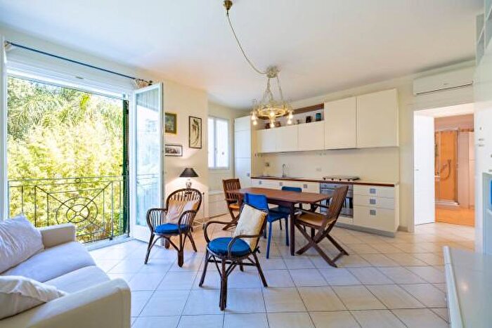 Appartamento trilocale in vendita in Via Pelloux, Bordighera