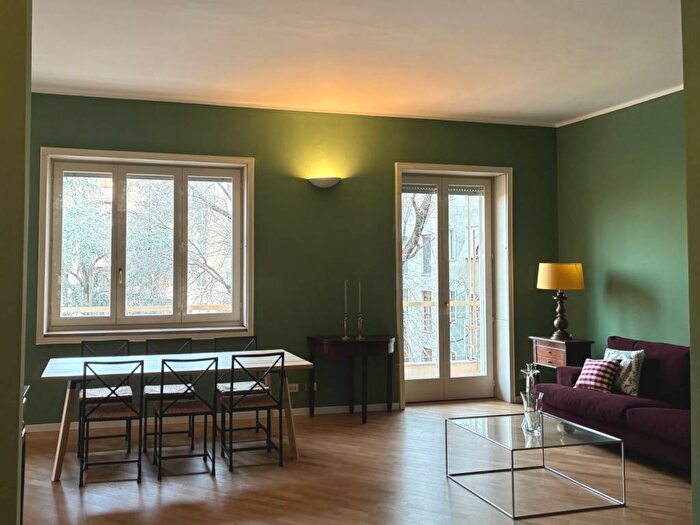 Appartamento quadrilocale in affitto in Via Aldo Lusardi, Quadronno Crocetta, Milano