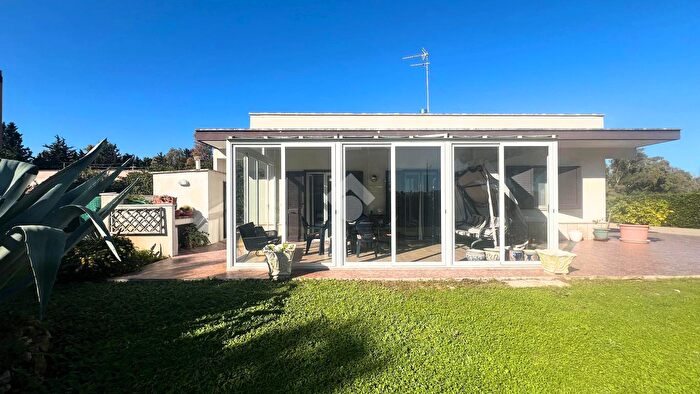 Casa quadrilocale in vendita in Contrada Lobia, Brindisi