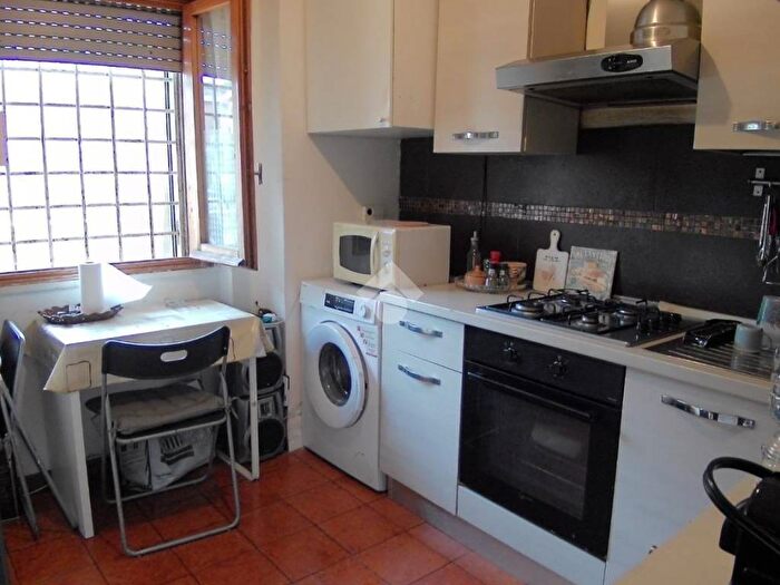 Appartamento trilocale in affitto in Via Rubra, Labaro, Roma