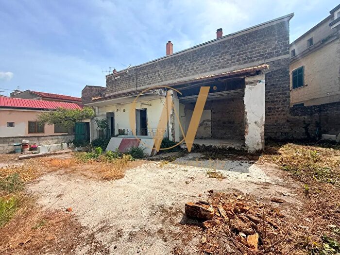 Casa bilocale in vendita in Vicolo Primo Arco Felice, Santa Maria Capua Vetere