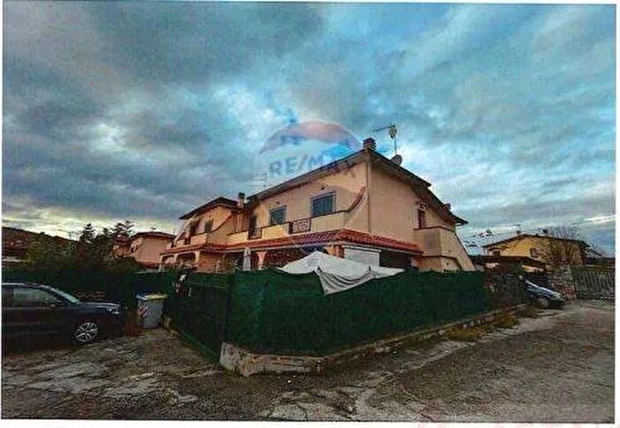 Appartamento con 5 locali in vendita in Via del Crocicchio, Perugia