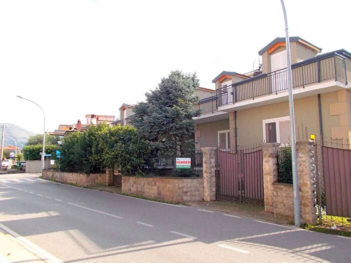 Casa quadrilocale in vendita in Arienzo