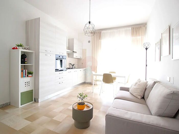 Appartamento trilocale in vendita in Via Pesaro, Pescara