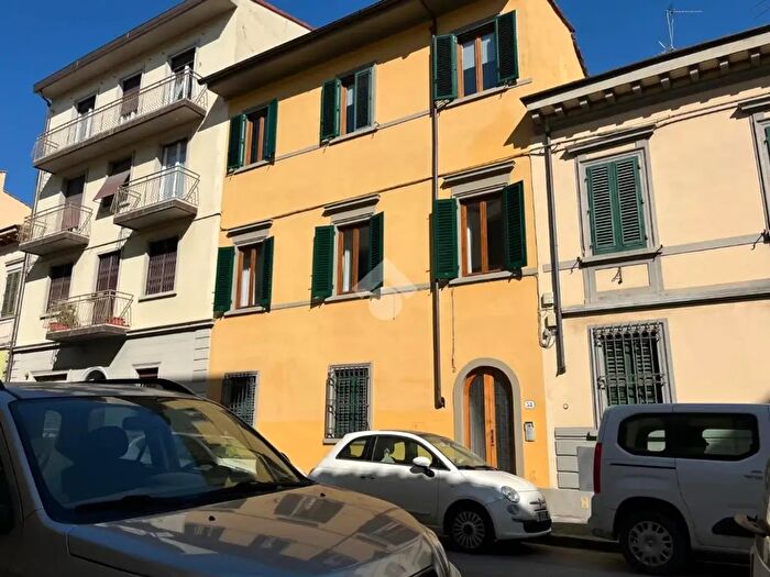 Appartamento trilocale in affitto in Via del Ponte alle Riffe, Firenze