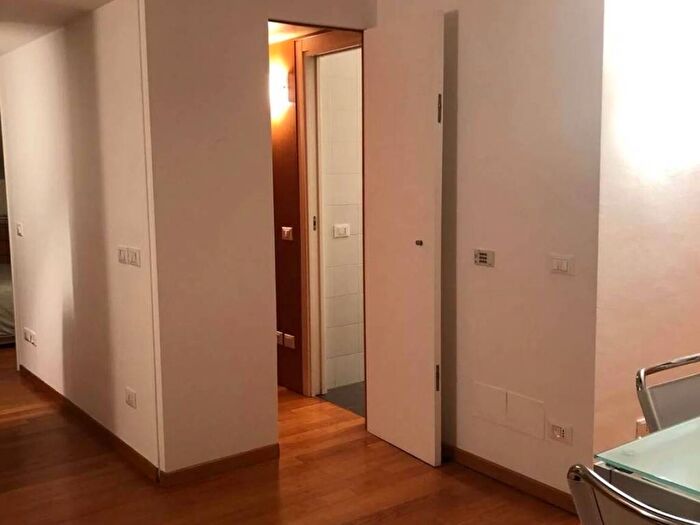 Appartamento bilocale in affitto in Viale Col Di Lana, Ticinese, Milano