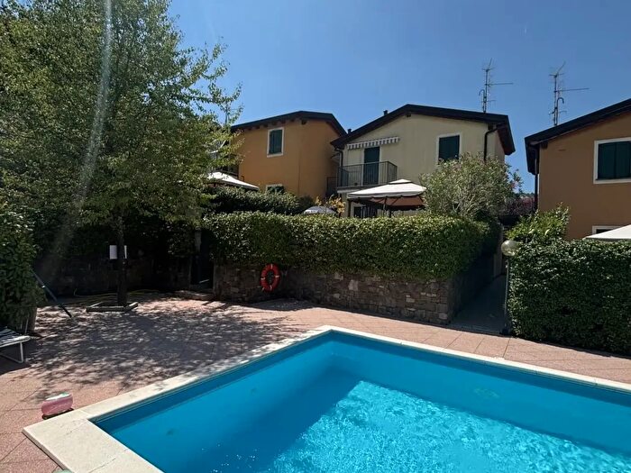 Appartamento quadrilocale in vendita in Via XXIV Maggio, Borghetto Di Vara
