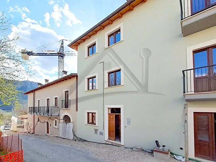 Casa quadrilocale in vendita in Via della Piega, SantEusanio Forconese