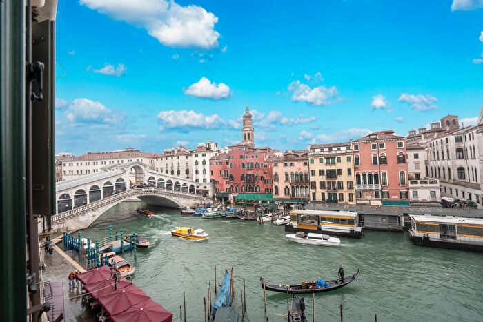 Appartamento con 9 locali in vendita in Venezia