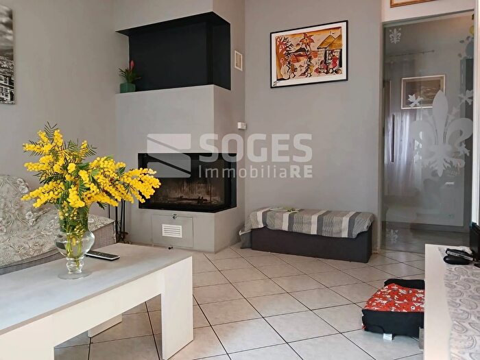 Appartamento con 7 locali in vendita in Viale Matteotti, Rufina