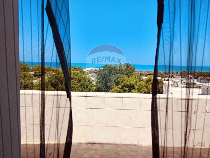 Appartamento trilocale in vendita in Viale Uria, Ischitella