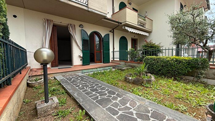 Casa con 6 locali in vendita in Monsummano Terme