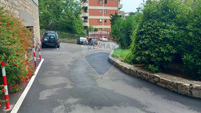 Appartamento con 7 locali in vendita in Via dellArena, Genova
