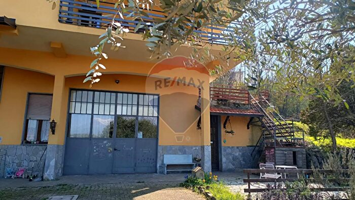 Casa con 7 locali in vendita in Via Forno, Rivara