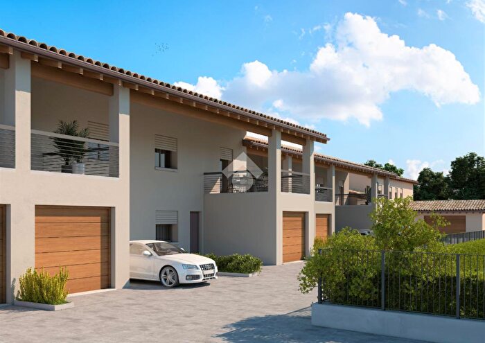 Casa quadrilocale in vendita in Via Gabriele Cilloni, Reggio Emilia