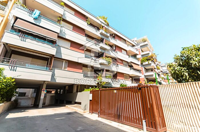 Appartamento con 6 locali in vendita in Viale Miramare Manfredonia Zona Acqua di Cristo, Manfredonia