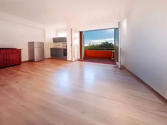 Appartamento bilocale in vendita in Via degli Oleandri, Varazze