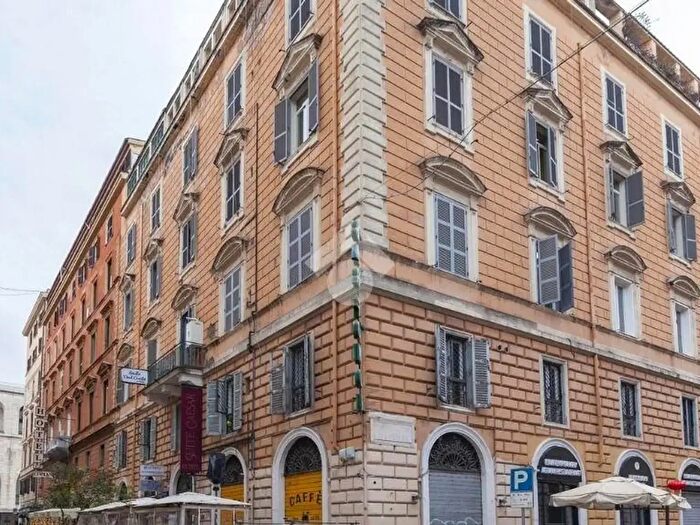 Appartamento bilocale in vendita in Via Milazzo, Roma